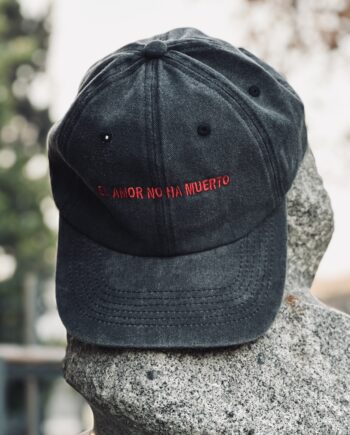 Cap El amor no ha muerto wash